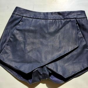 Express Women's Shorts, black, size 0